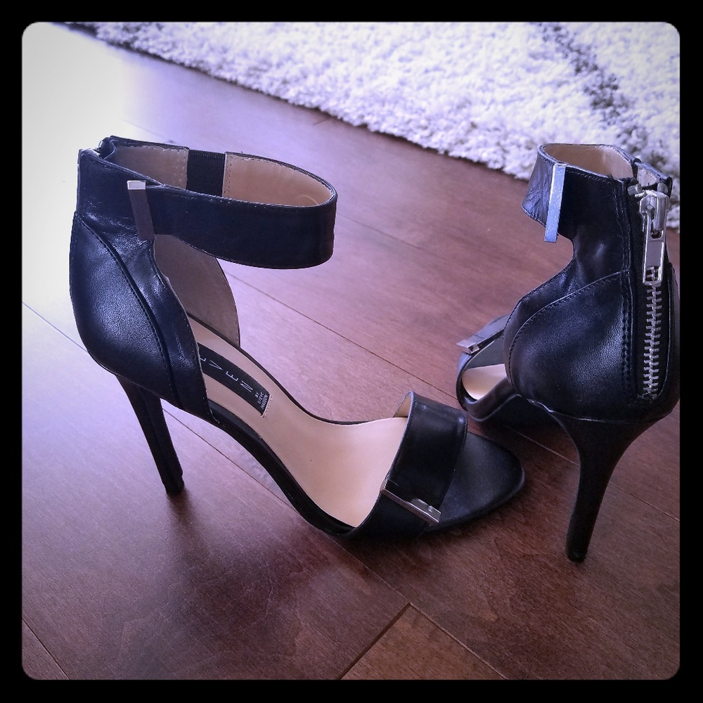 Size 7 1/2 stiletto